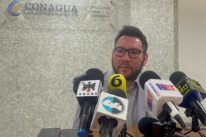 Román Alcántar, de Conagua Chihuahua, minimizó las protestas y aseguró que la reforma hídrica no afecta a productores, generando mayor tensión.