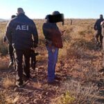 La violencia golpeó a Casas Grandes con el asesinato de una mujer y su familiar menor de edad. La FGE informó que continúan las indagatorias para esclarecer este doble feminicidio.