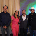 La presidenta Edith Escárcega participó en el relevo de la Cadena Productiva Casas Grandes, donde Jaime Armendáriz asumió la presidencia.