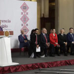 El salario mínimo en México subirá 13% en 2026 para llegar a $9,582 al mes, mientras que en la frontera alcanzará $13,409 con un aumento del 5%.