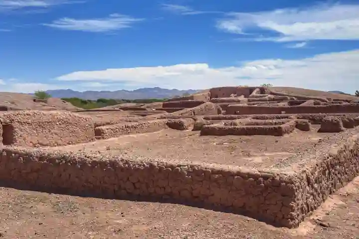 La Zona Arqueológica de Paquimé te espera con historias de comercio y misterio. Planifica tu visita hoy mismo y asegura una experiencia inolvidable.