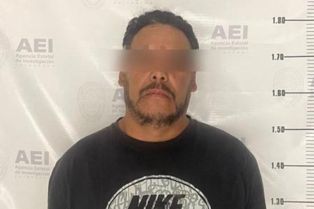 Elementos de la AEI detuvieron a un hombre acusado de violencia familiar, amenazas y violación agravada en Nuevo Casas Grandes, Chihuahua.