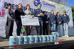 El alcalde de Galeana, Francis Leany, entregó 24 mil pesos al CAM 44 y encabezó el inicio del Radio Maratón en Lagunitas, invitando a la comunidad a sumarse.