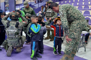El 35 Batallón convivió con 300 niñas y niños en el Juguetón 2025 del ITSNCG, reforzando la cercanía comunitaria y promoviendo valores de solidaridad.