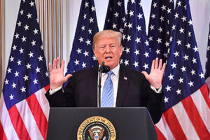 Donald Trump sorprende al insinuar que podría dejar su segundo mandato si sus seguidores se lo piden, en medio de escándalos y presión mediática.